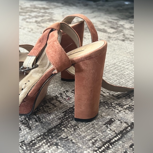 BCBG suede camel rusty color with ankle strap and platform heel - Picture 4 of 7